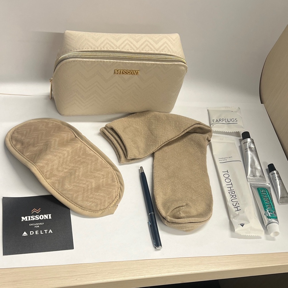 Missoni for Delta 1st Class Makeup Dopp Kit with all Accessories - New